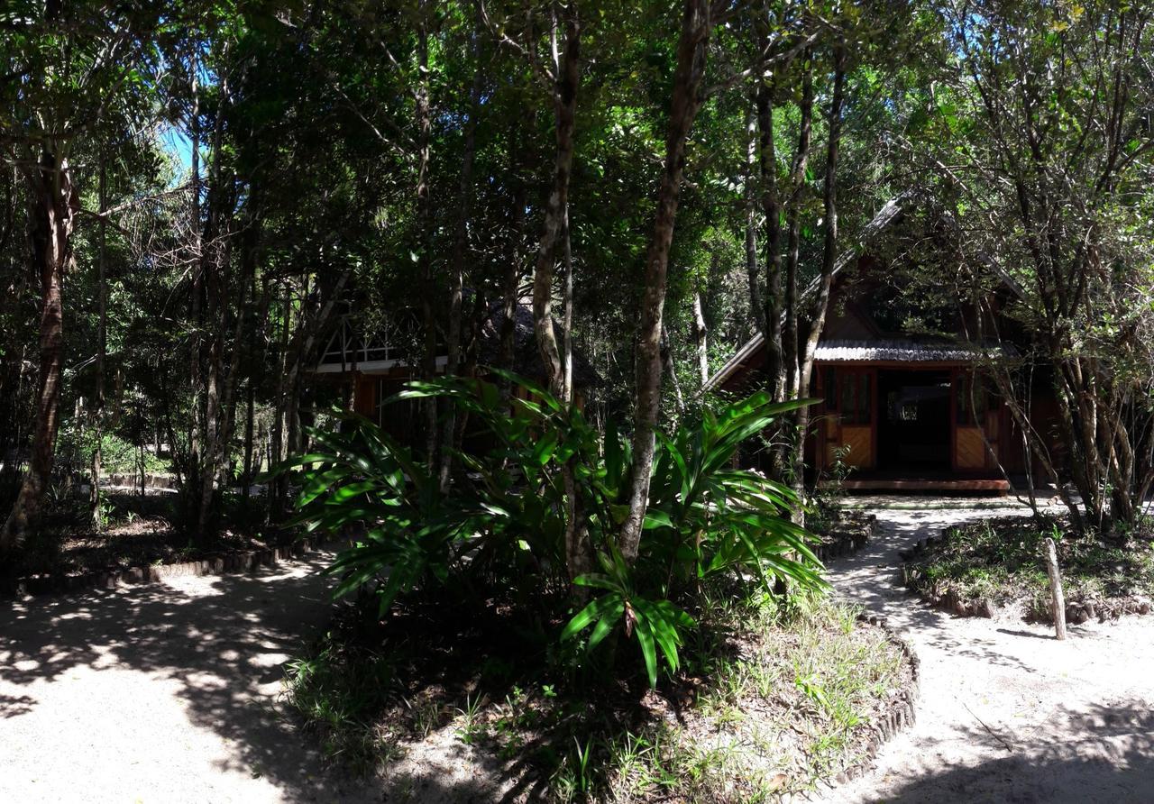 Les Acacias Bungalows Manambolo Екстериор снимка