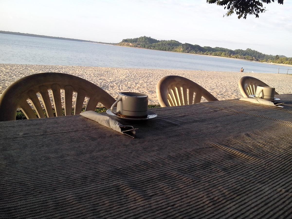 Les Acacias Bungalows Manambolo Екстериор снимка