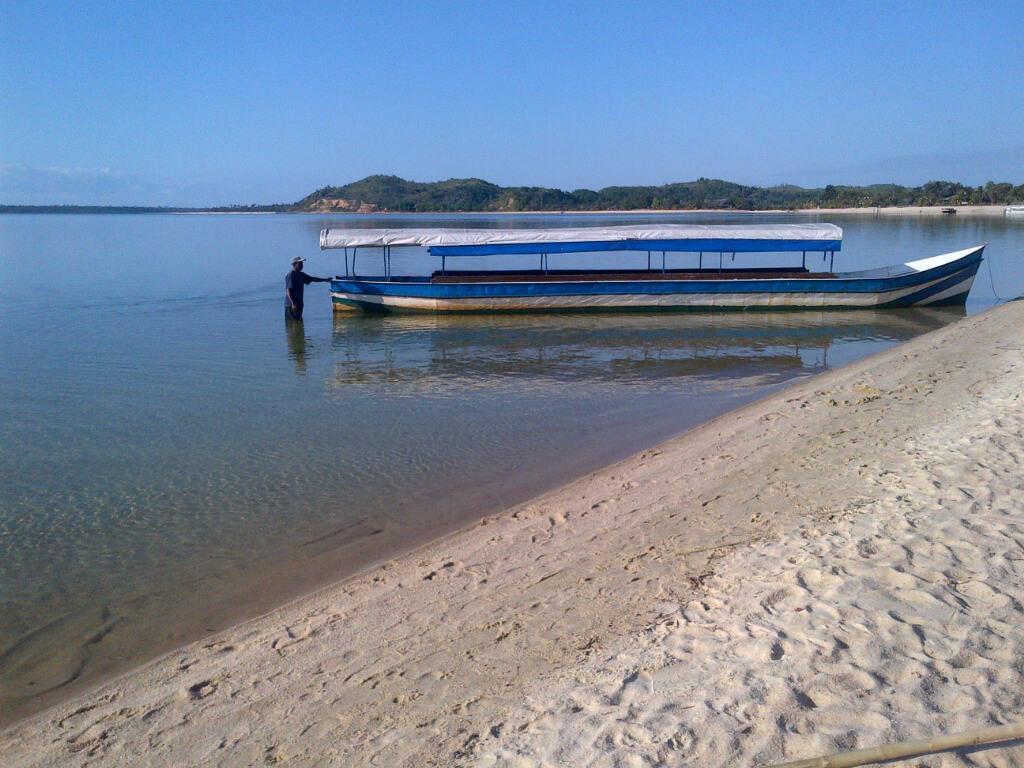 Les Acacias Bungalows Manambolo Екстериор снимка