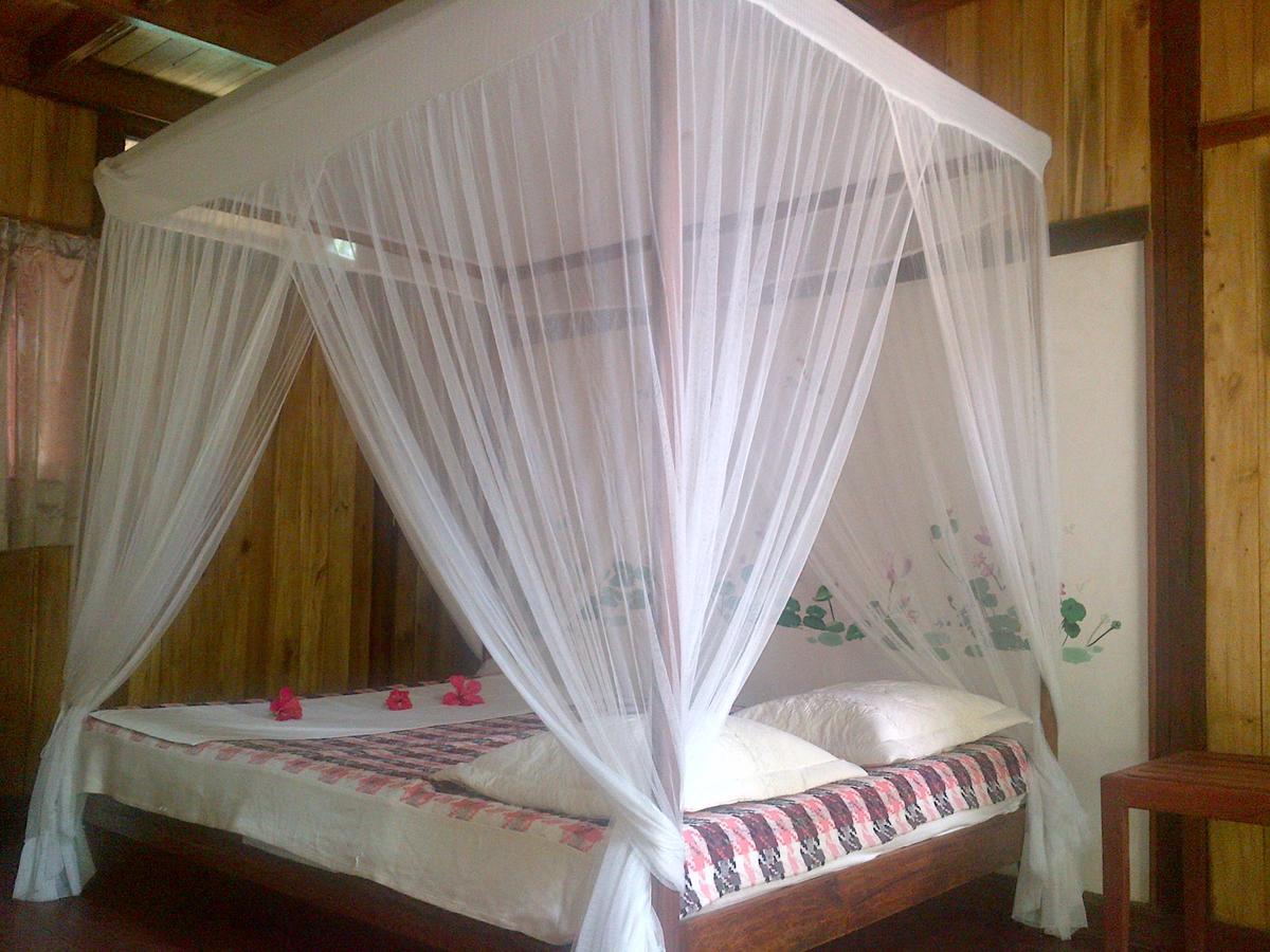 Les Acacias Bungalows Manambolo Екстериор снимка