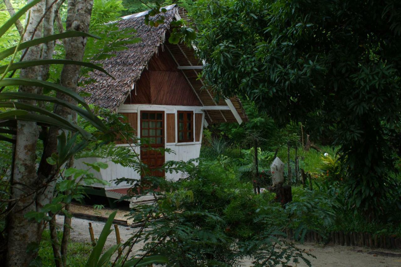 Les Acacias Bungalows Manambolo Екстериор снимка