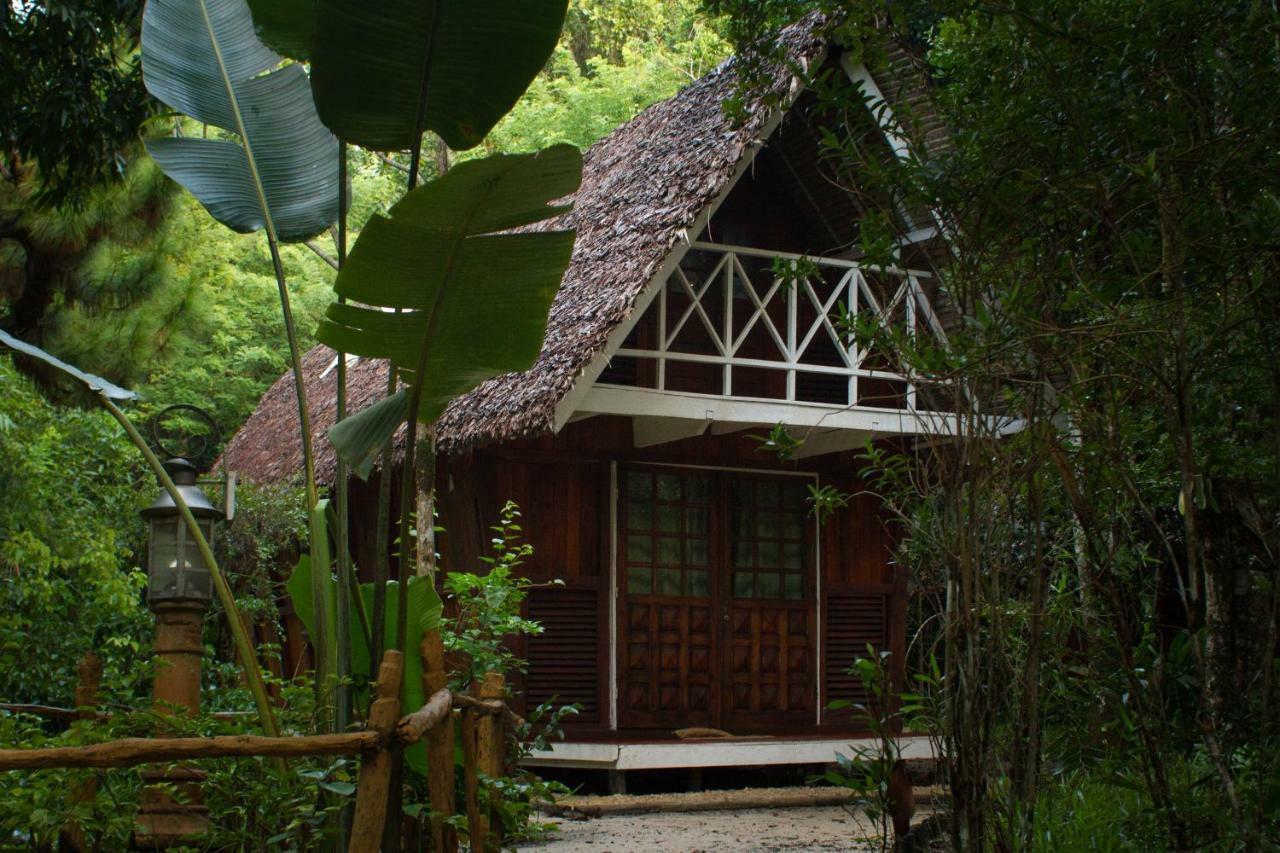 Les Acacias Bungalows Manambolo Екстериор снимка
